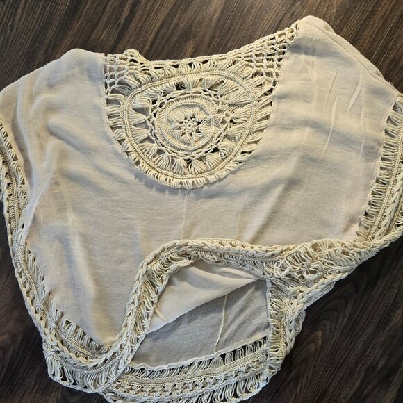 BOHEMIAN/HIPPIE CHIC Style Cream Poncho w/ Armholes & Crochet Accents OSFM - Picture 2 of 4